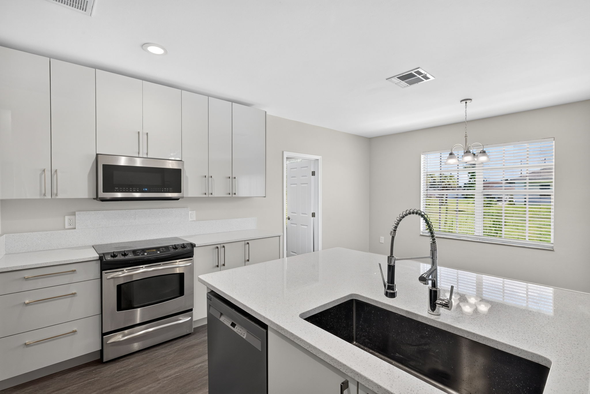 Kitchen 3 of 4