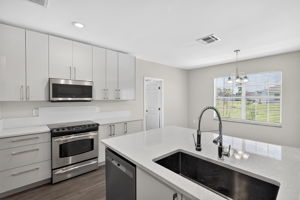 Kitchen 3 of 4