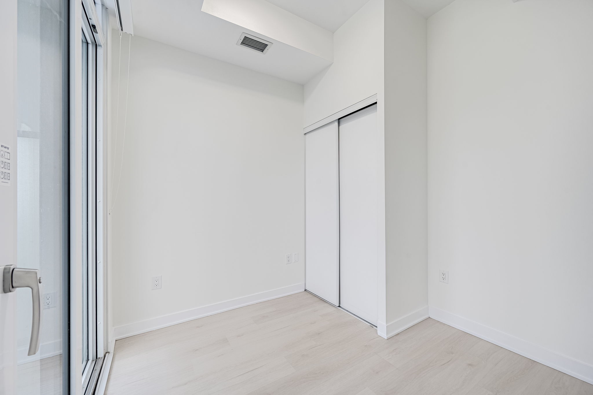 3900 Confederation Pkwy Mississauga, ON L5B 0M3