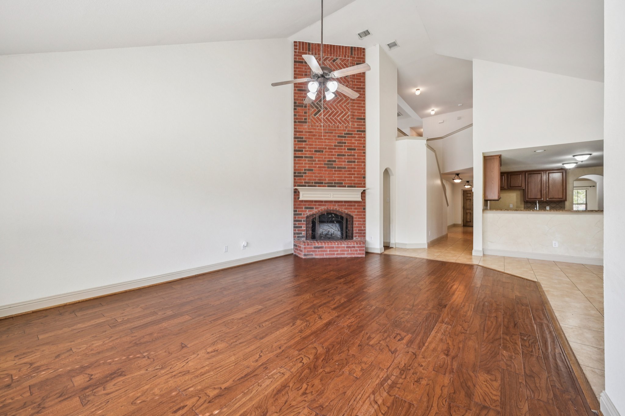 Springfield St-S2709-009.jpg