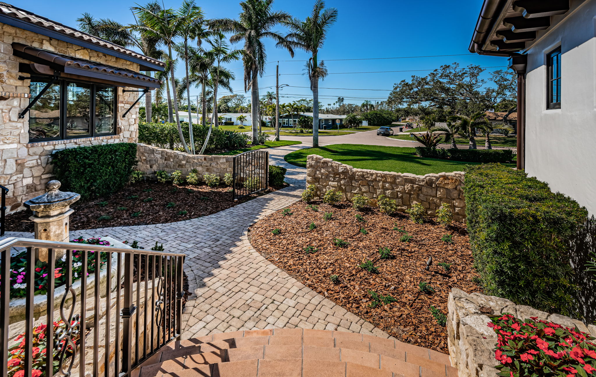 Front Courtyard1