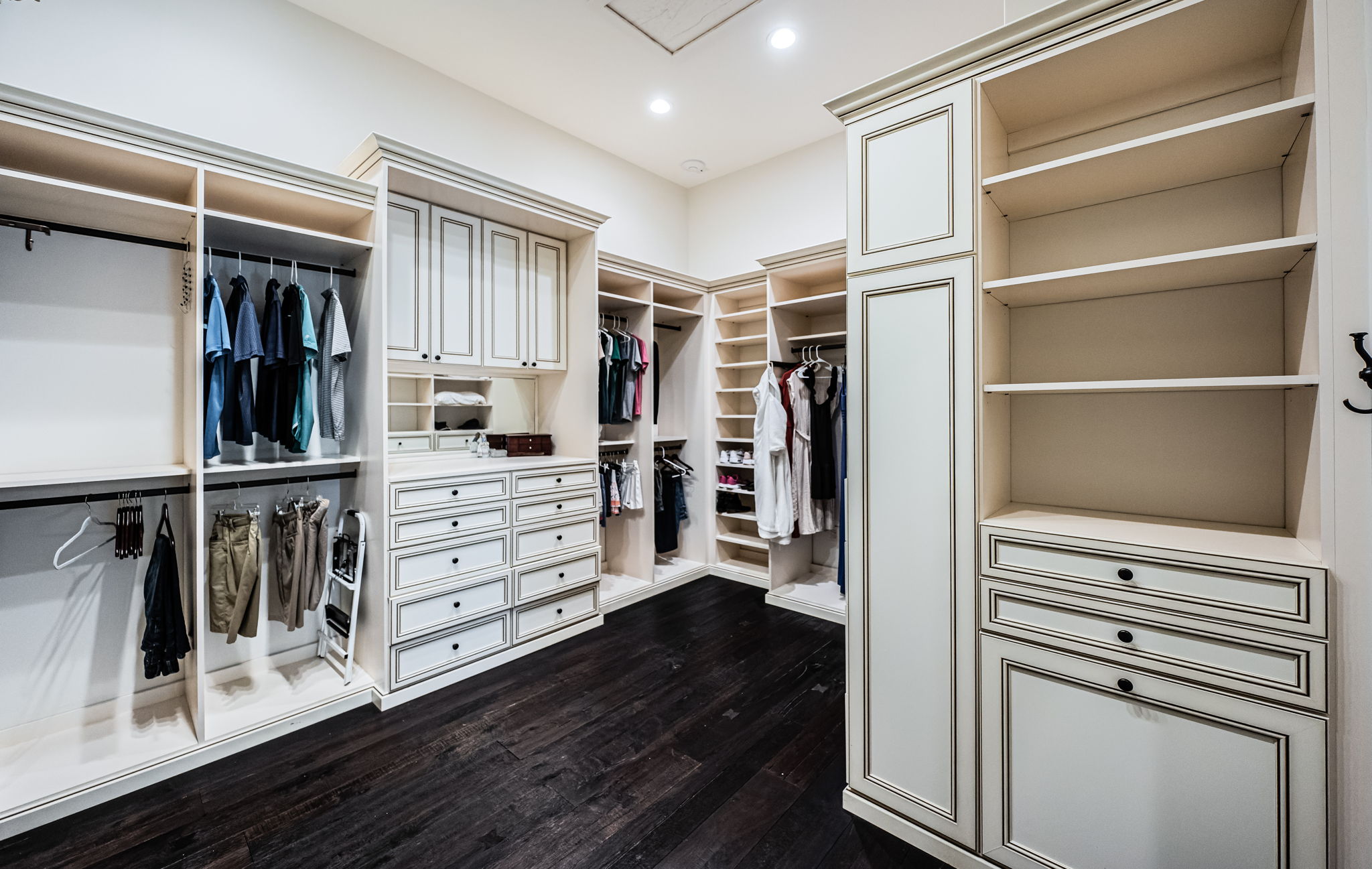 Main Level Master Bedroom Walk-in Closet1a