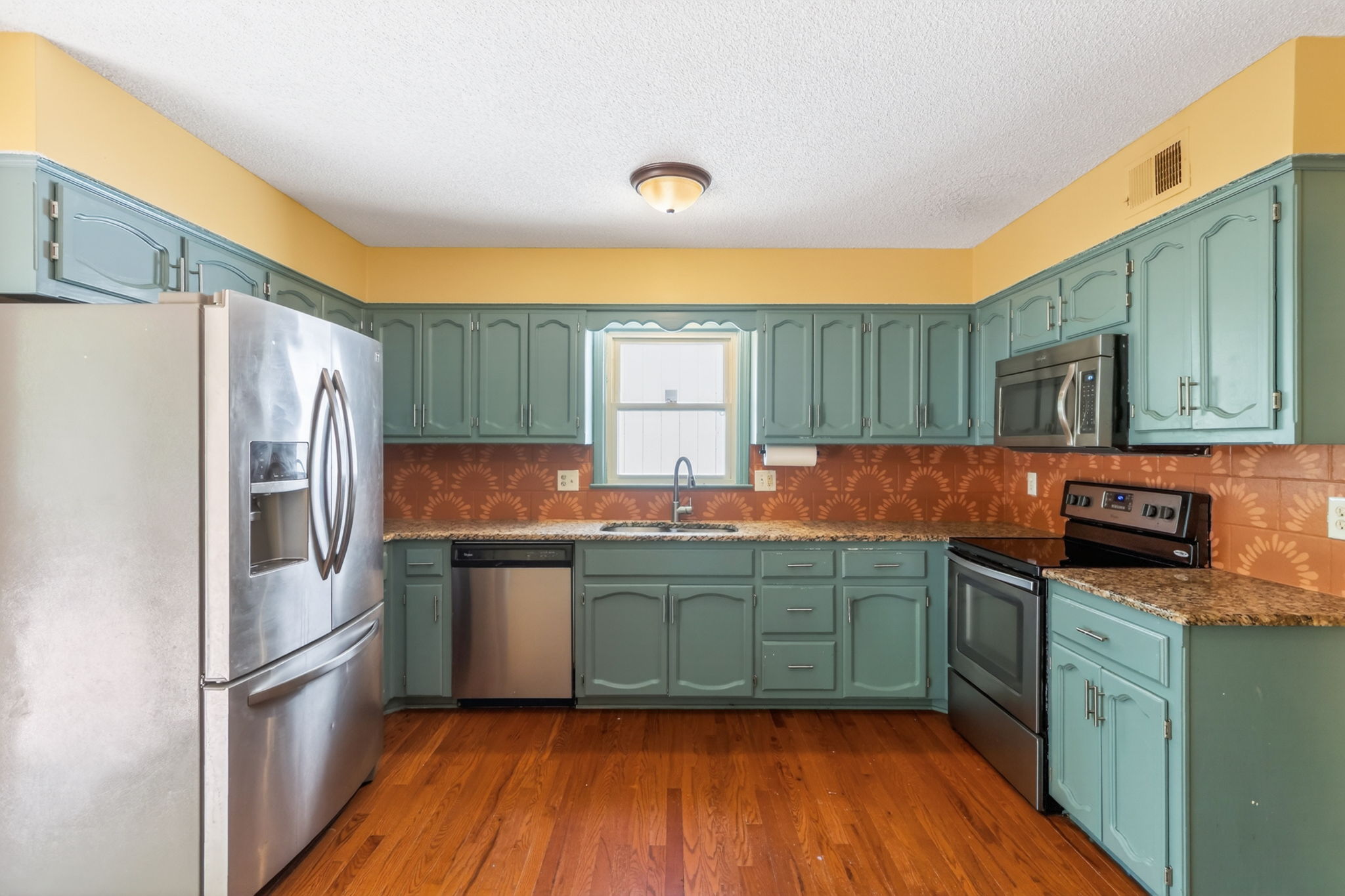 3902 N Colorado Ave-019