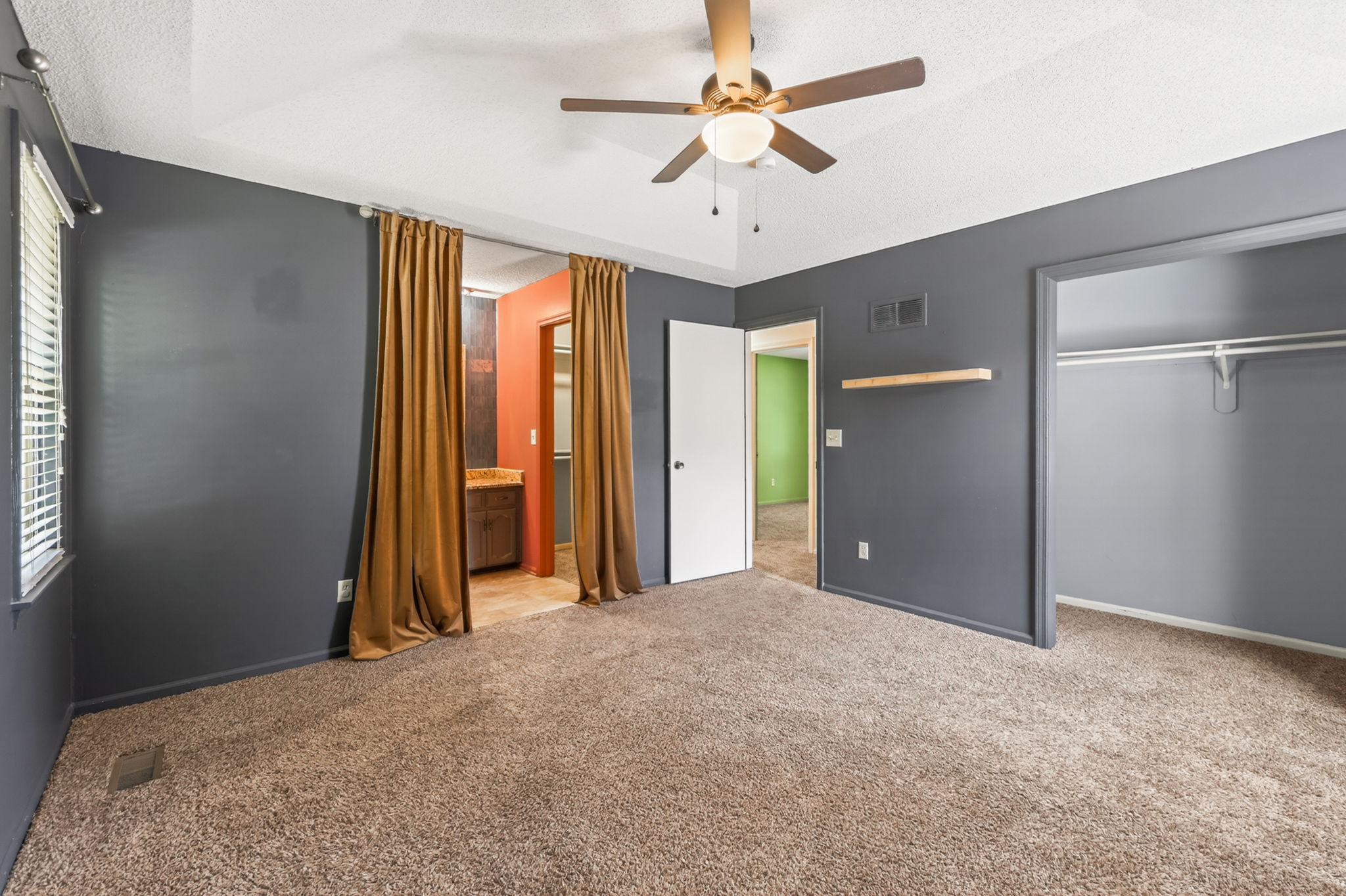 3902 N Colorado Ave-022