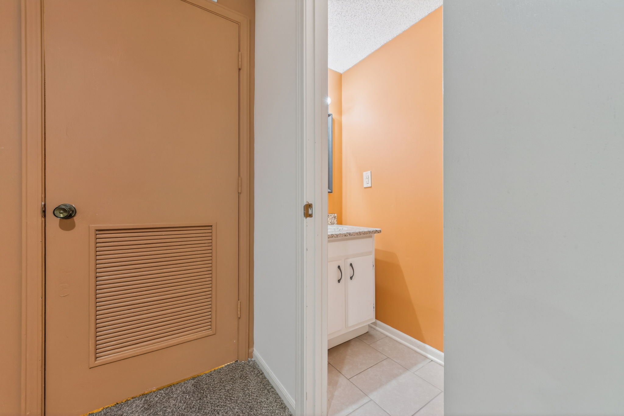 3902 N Colorado Ave-034