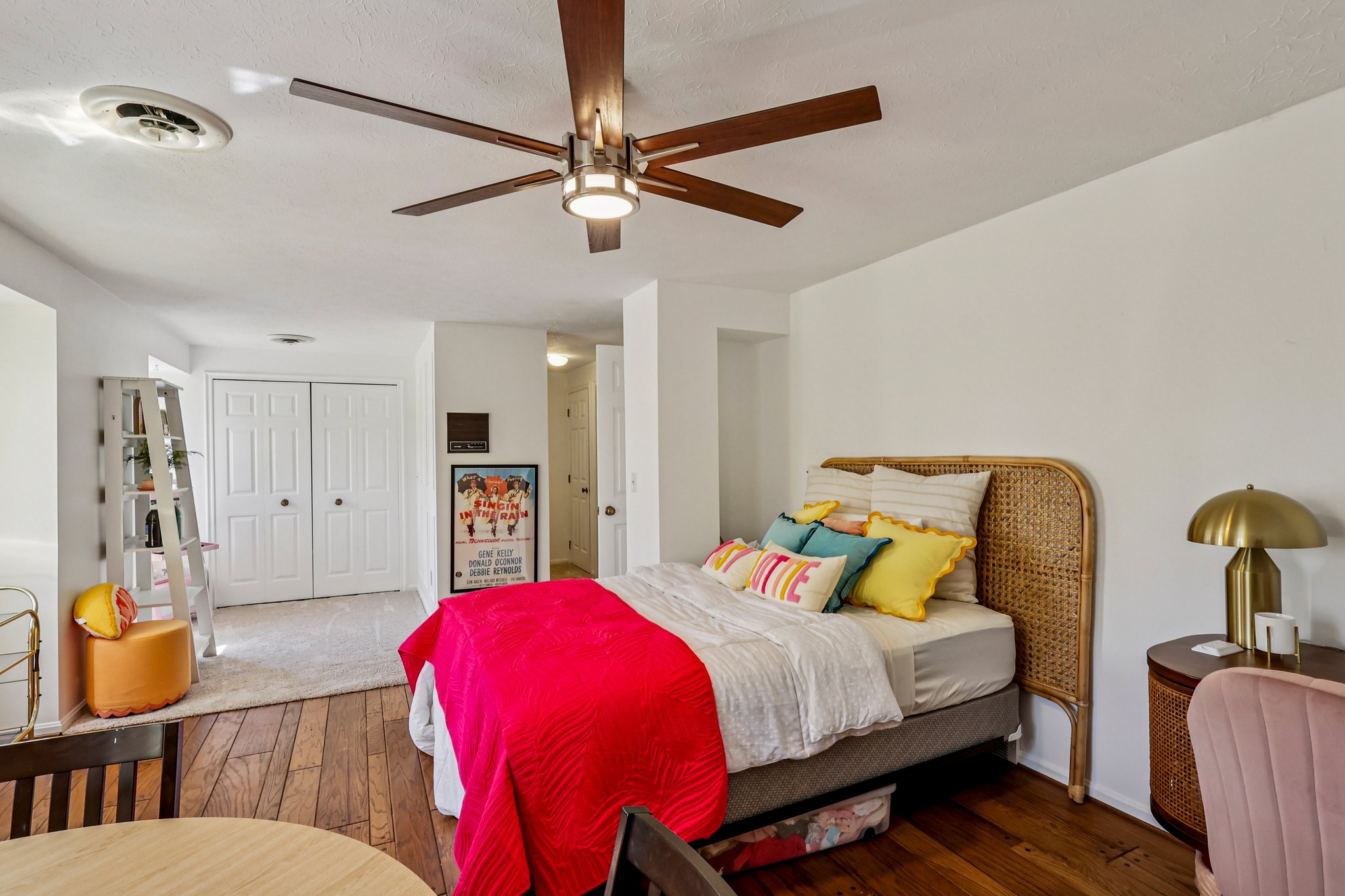 N Valley Dr-S1004-039.jpg