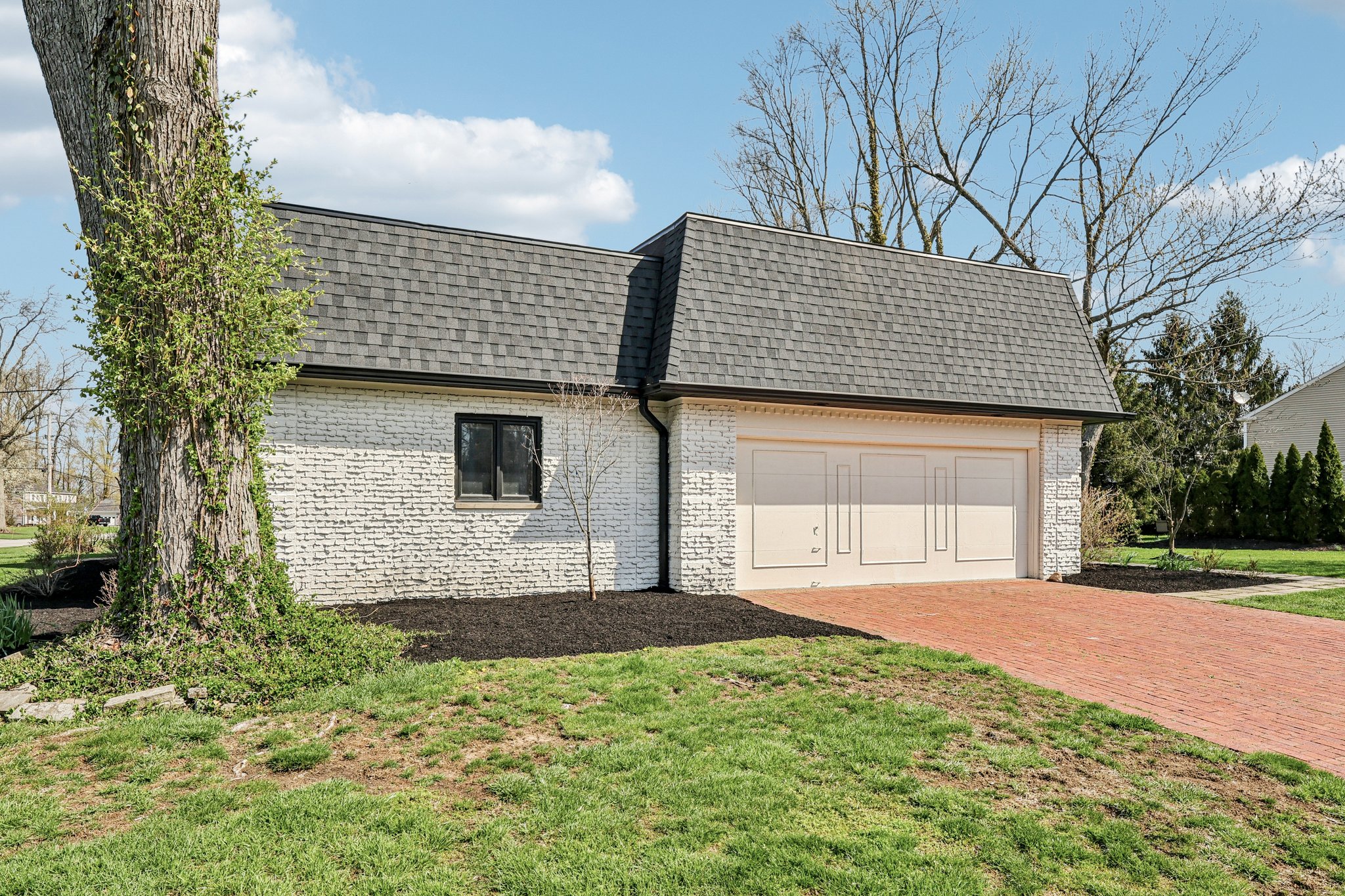 N Valley Dr-S1004-053r.jpg