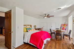 N Valley Dr-S1004-036.jpg