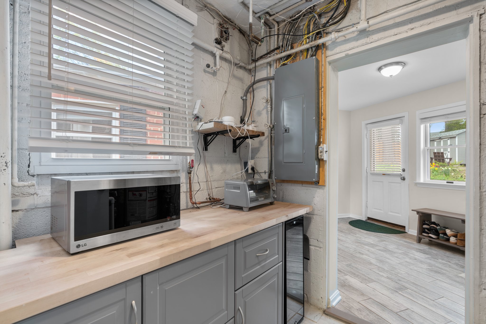 Additional Counter Space/Utility Room