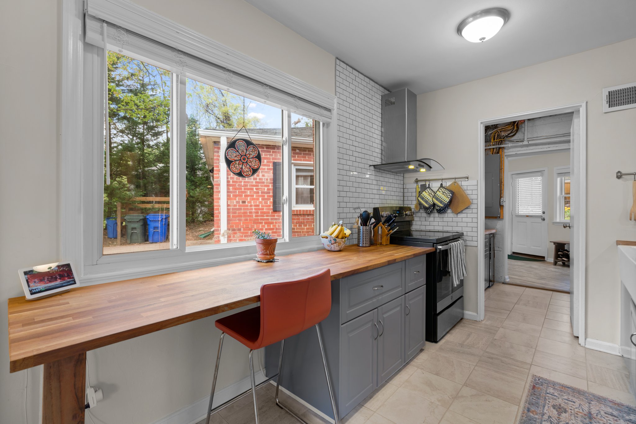 Kitchen/Breakfast Bar