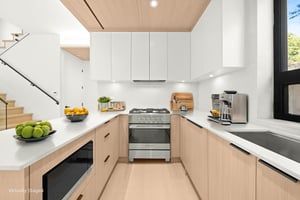 DSC08938 virtually staged.jpeg