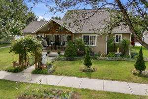  Photo 0