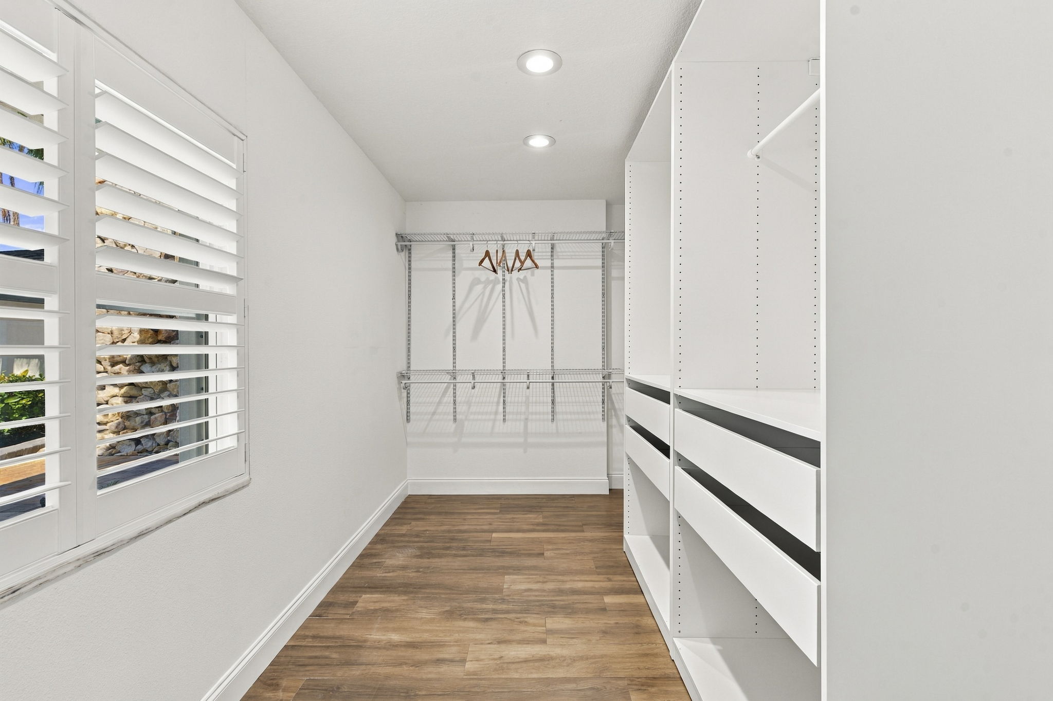 Interiors (10)