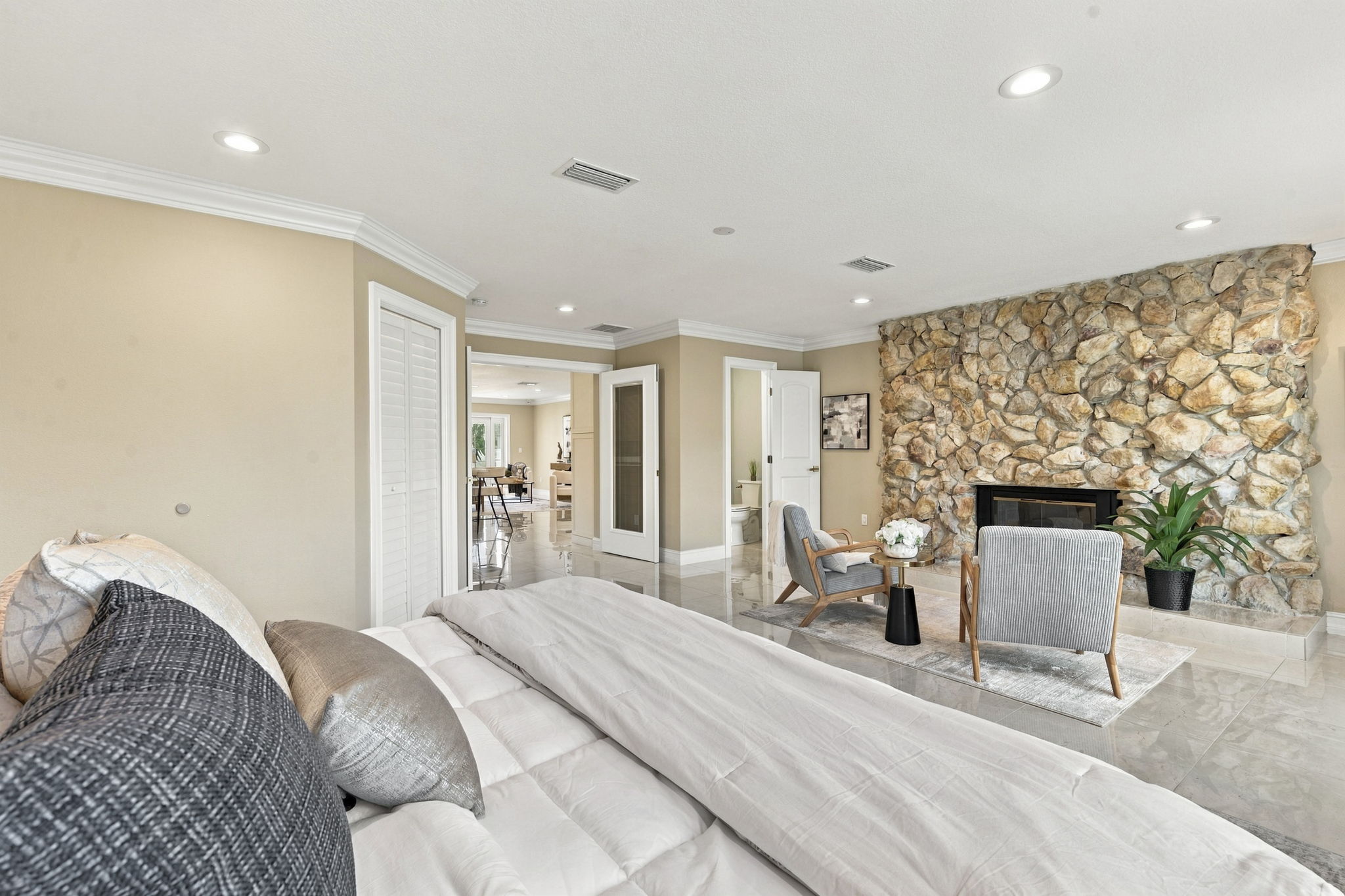 Interiors (36)