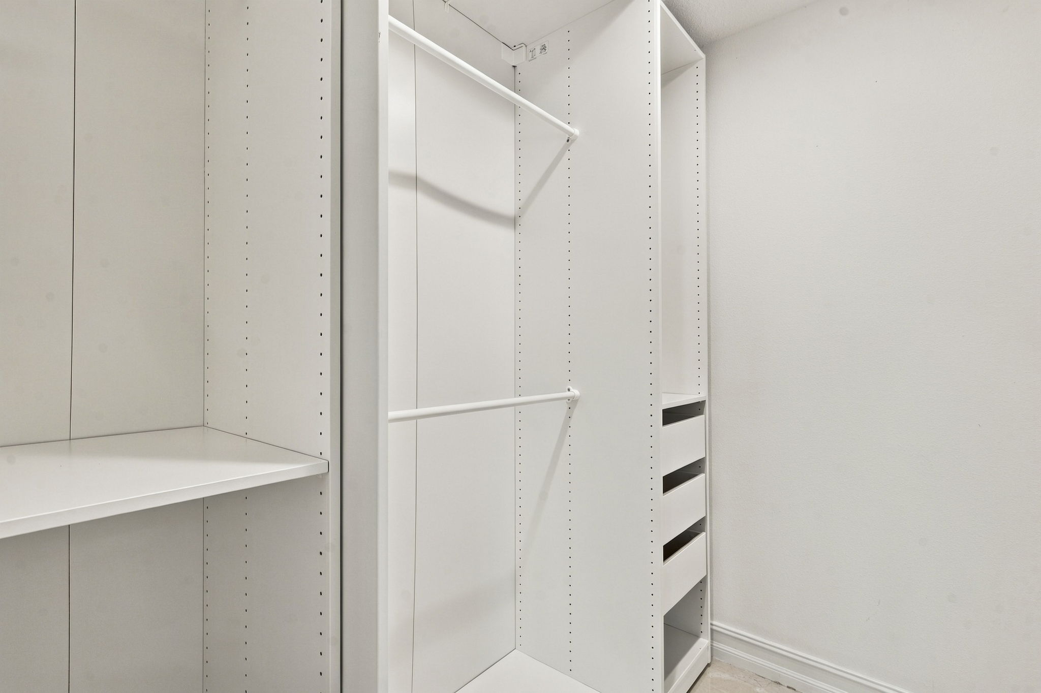 Interiors (40)