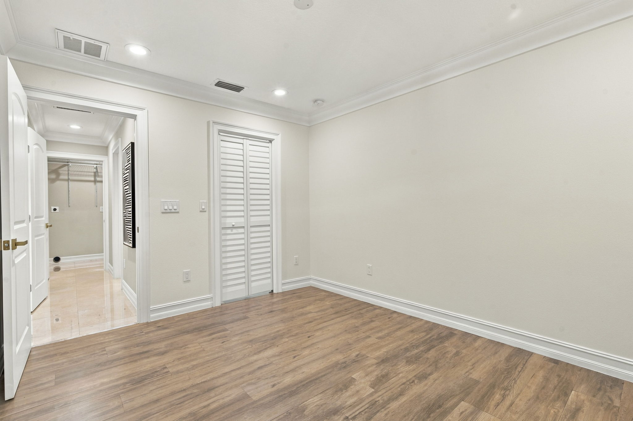Interiors (43)