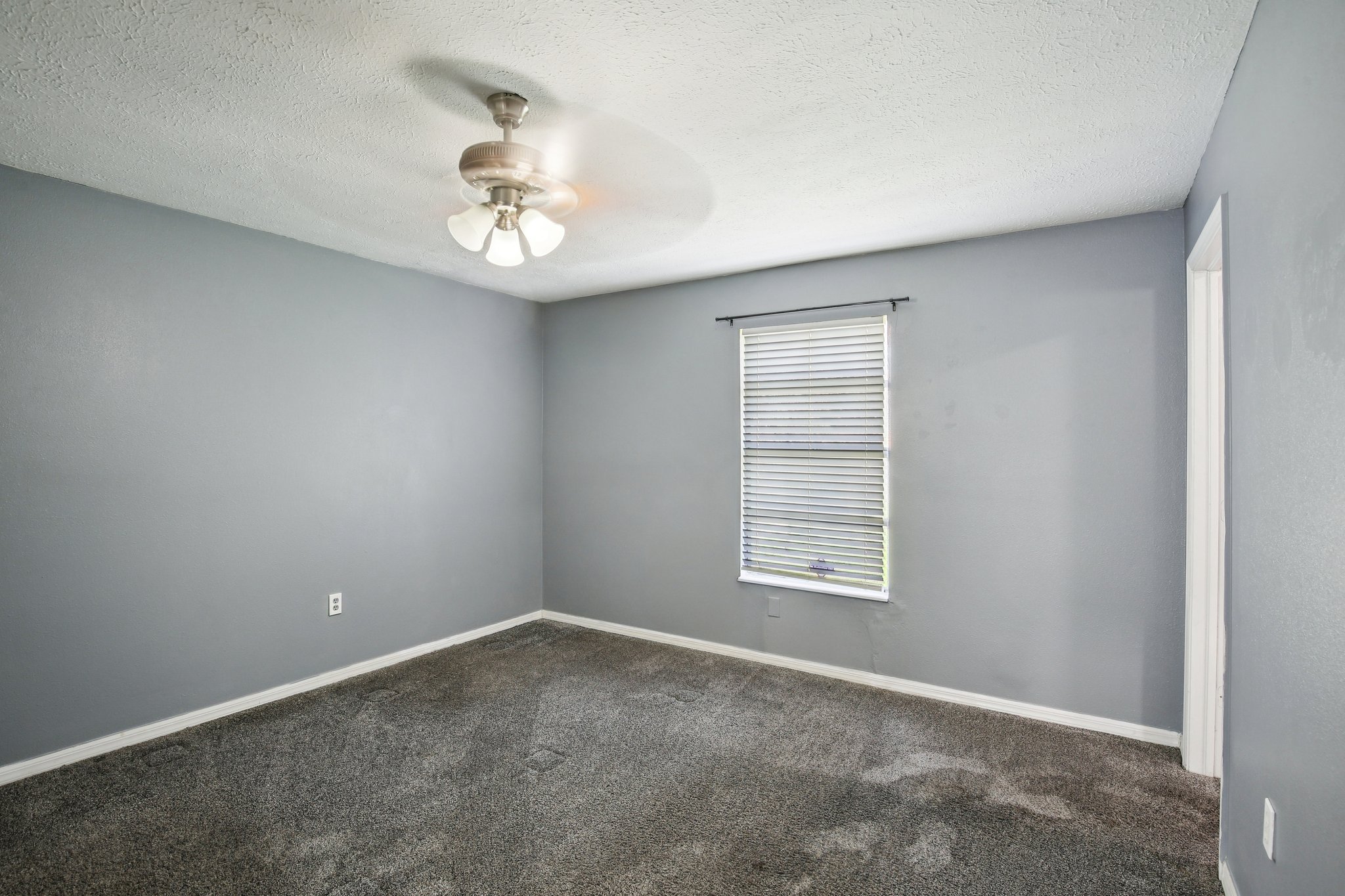 W Lake Dr-S0303-020.jpg