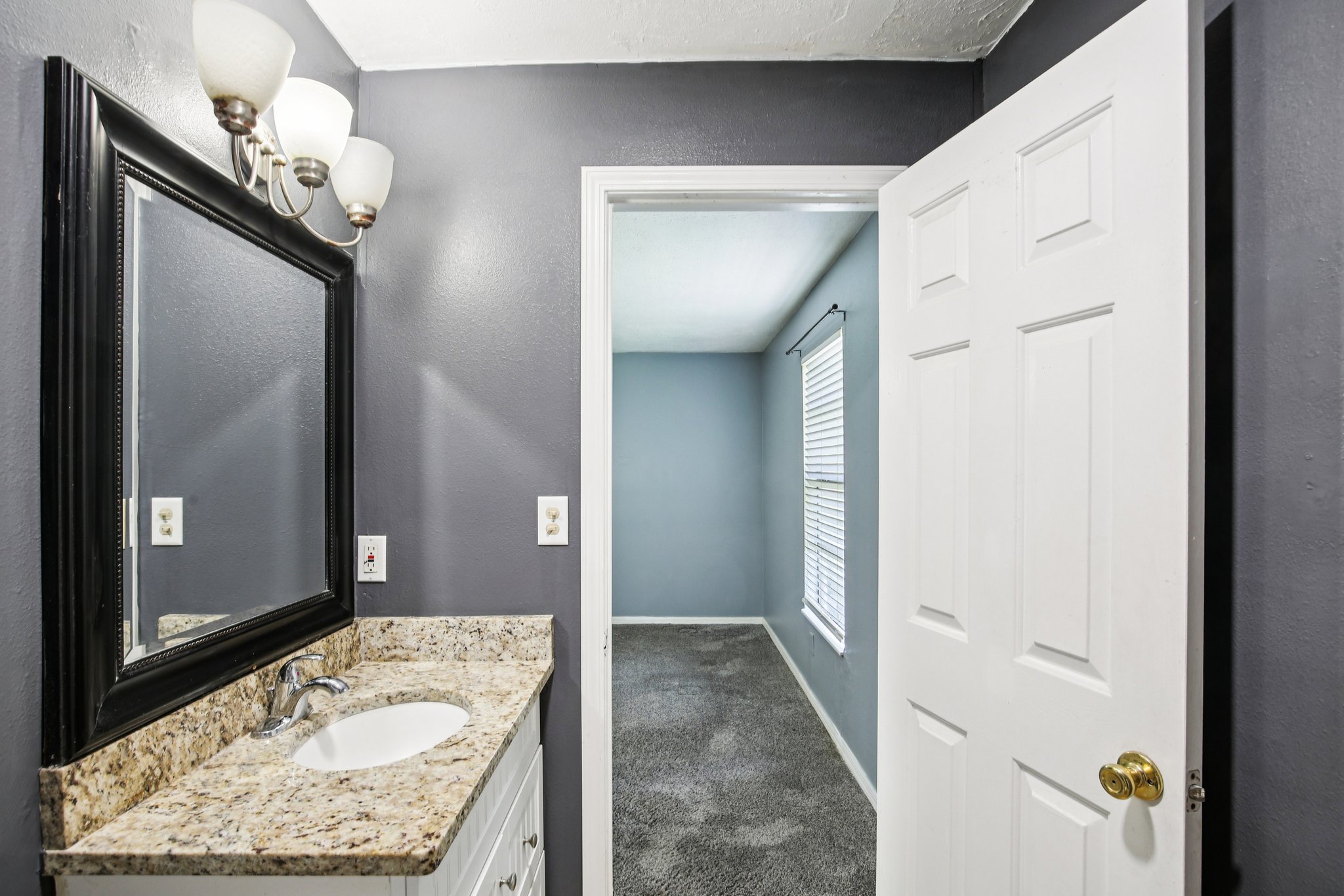 W Lake Dr-S0303-024.jpg