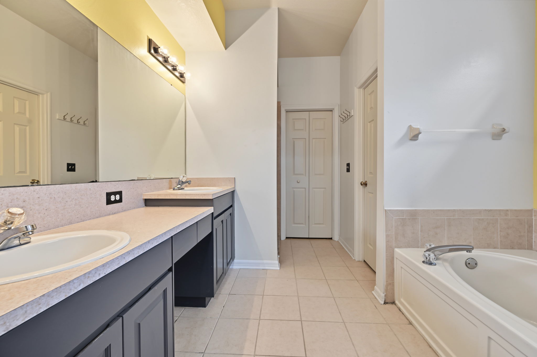 Primary Bathroom1a