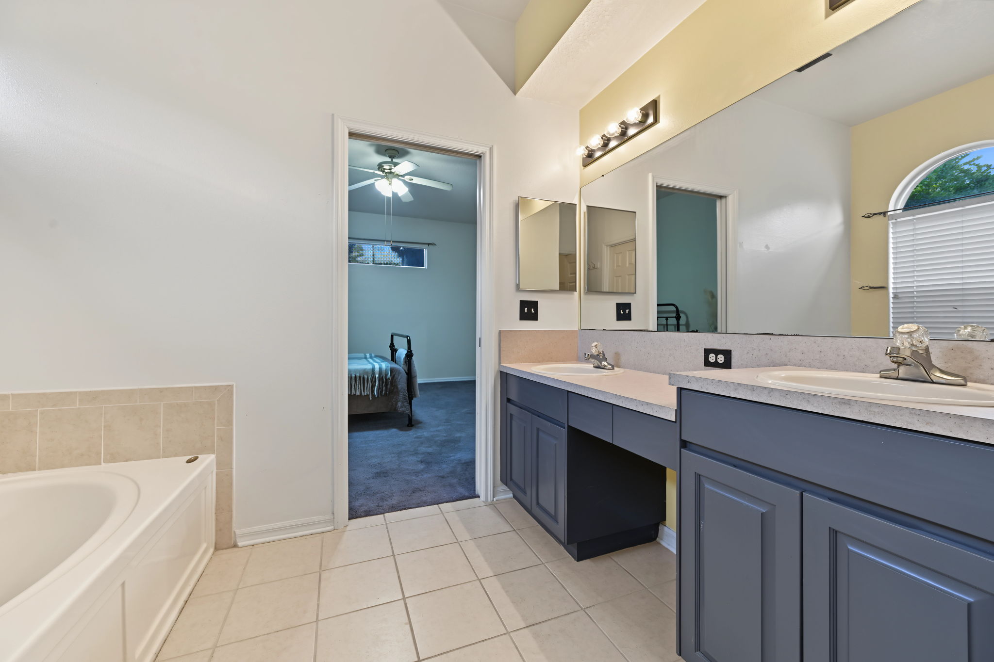 Primary Bathroom1b
