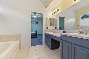 Primary Bathroom1b