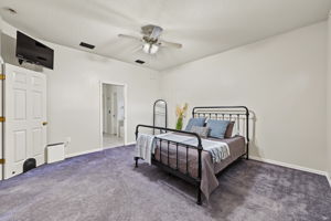 Primary Bedroom1b