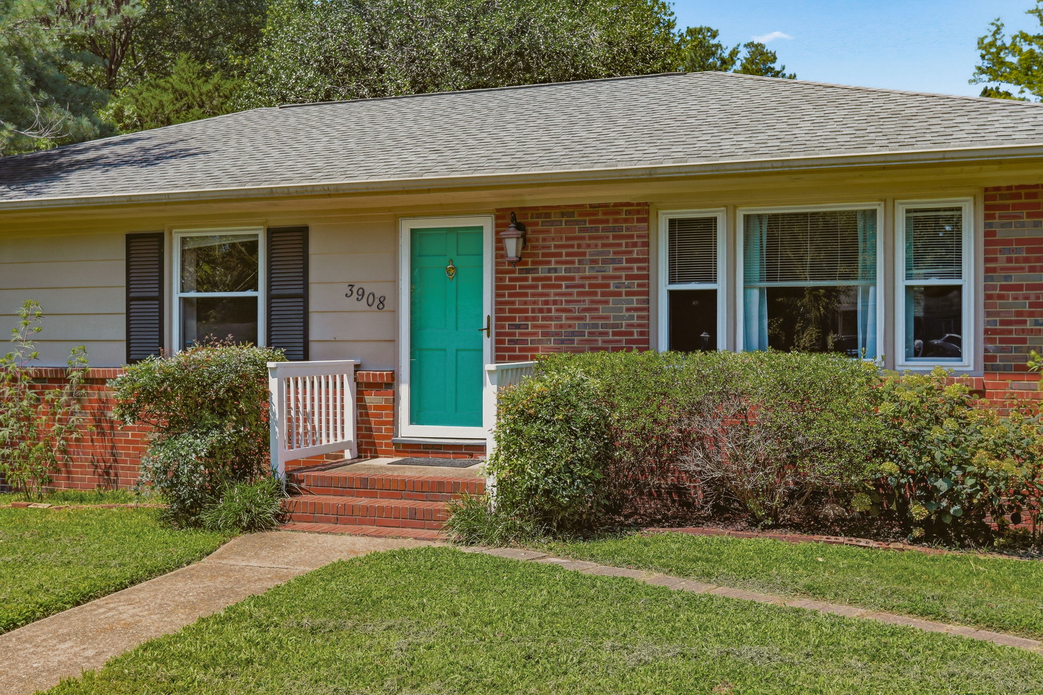 03-Exterior Front