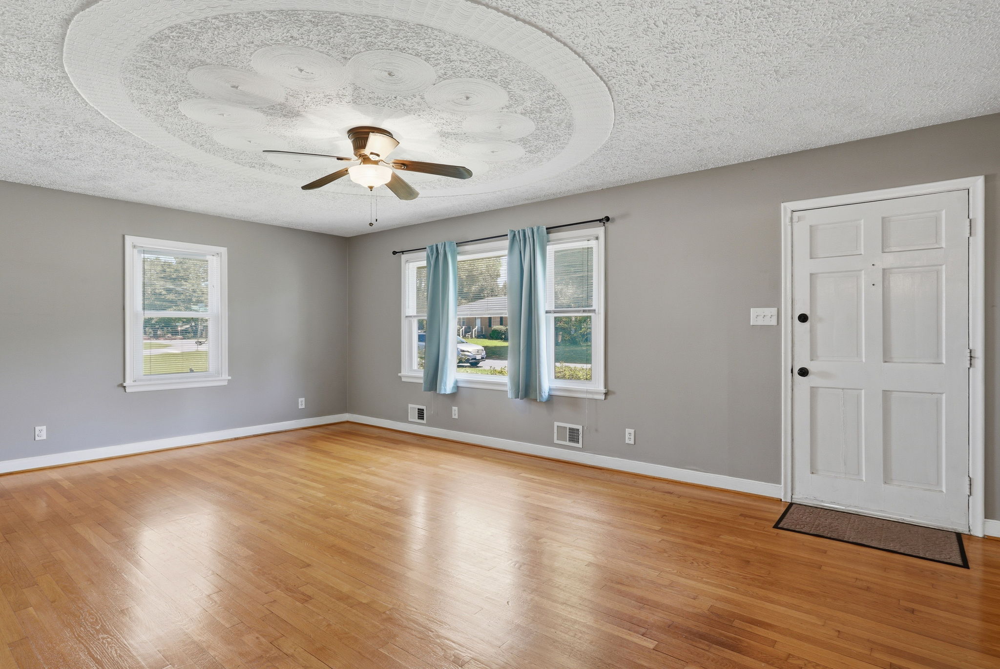 05-Living Room