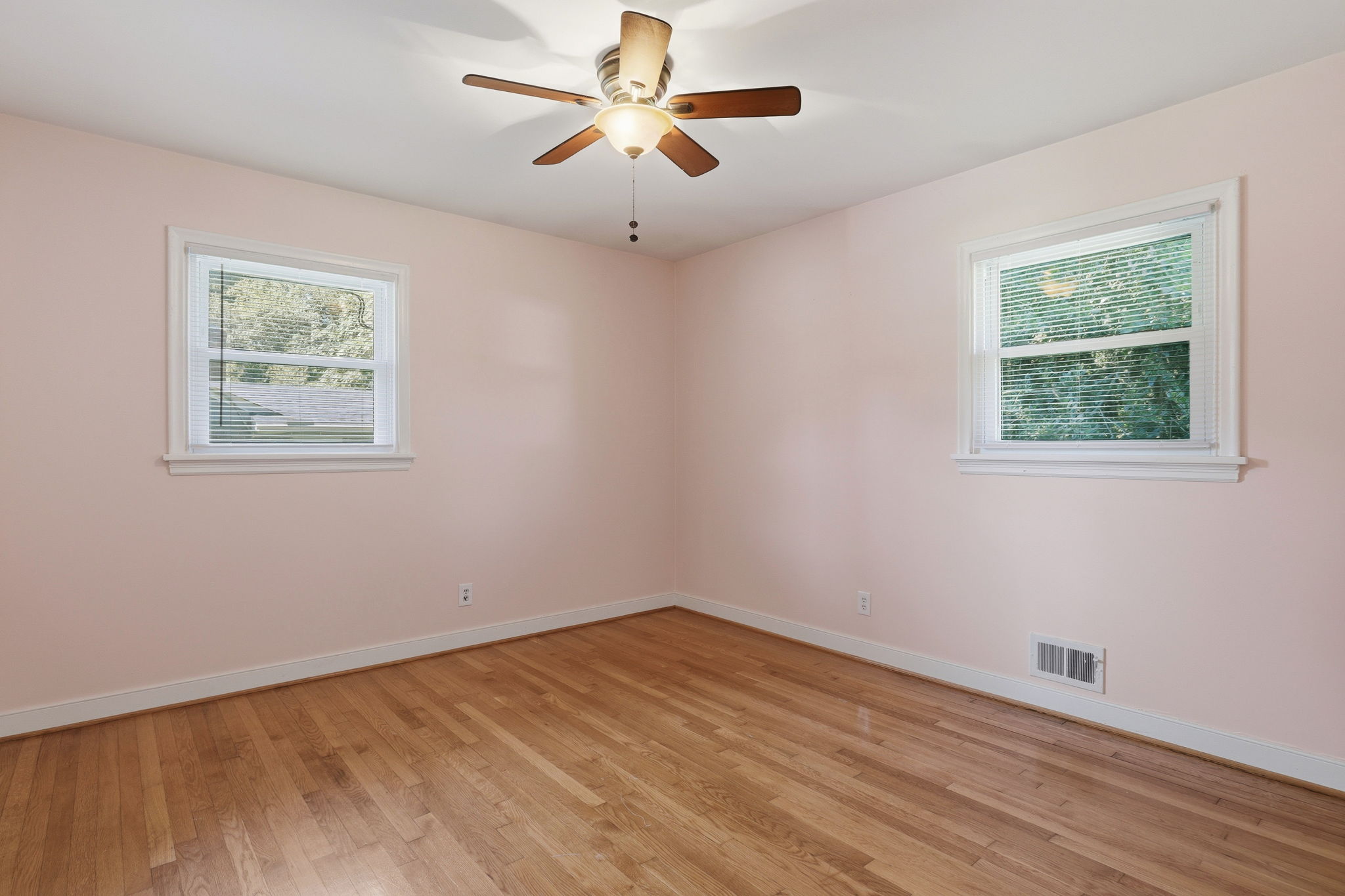 18-Primary Bedroom