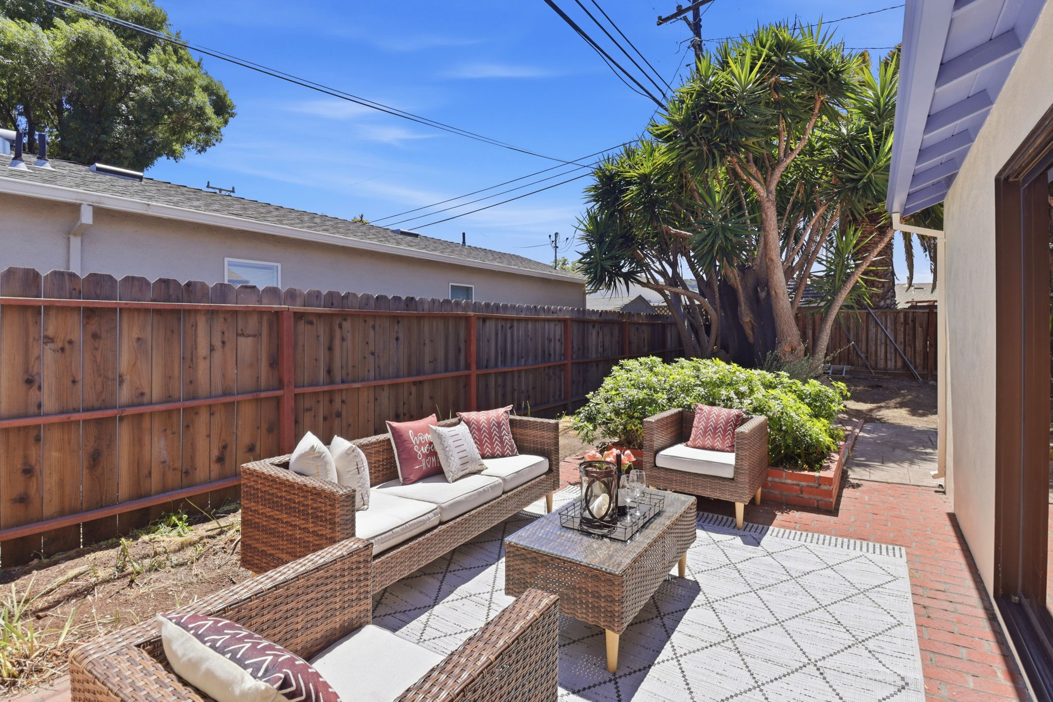 033_F8_3908 Regan Dr