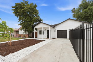 004_F8_3910-3912 Elm St