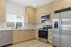 012_F8_3910-3912 Elm St