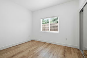 021_F8_3910-3912 Elm St