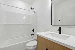 033_F8_3910-3912 Elm St