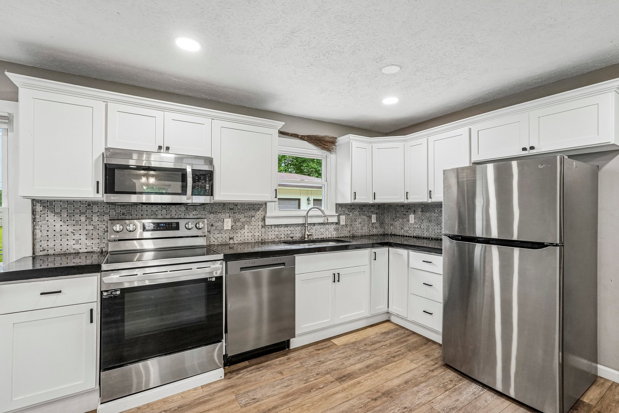 3910 Adams Dr-S2606-016.jpg