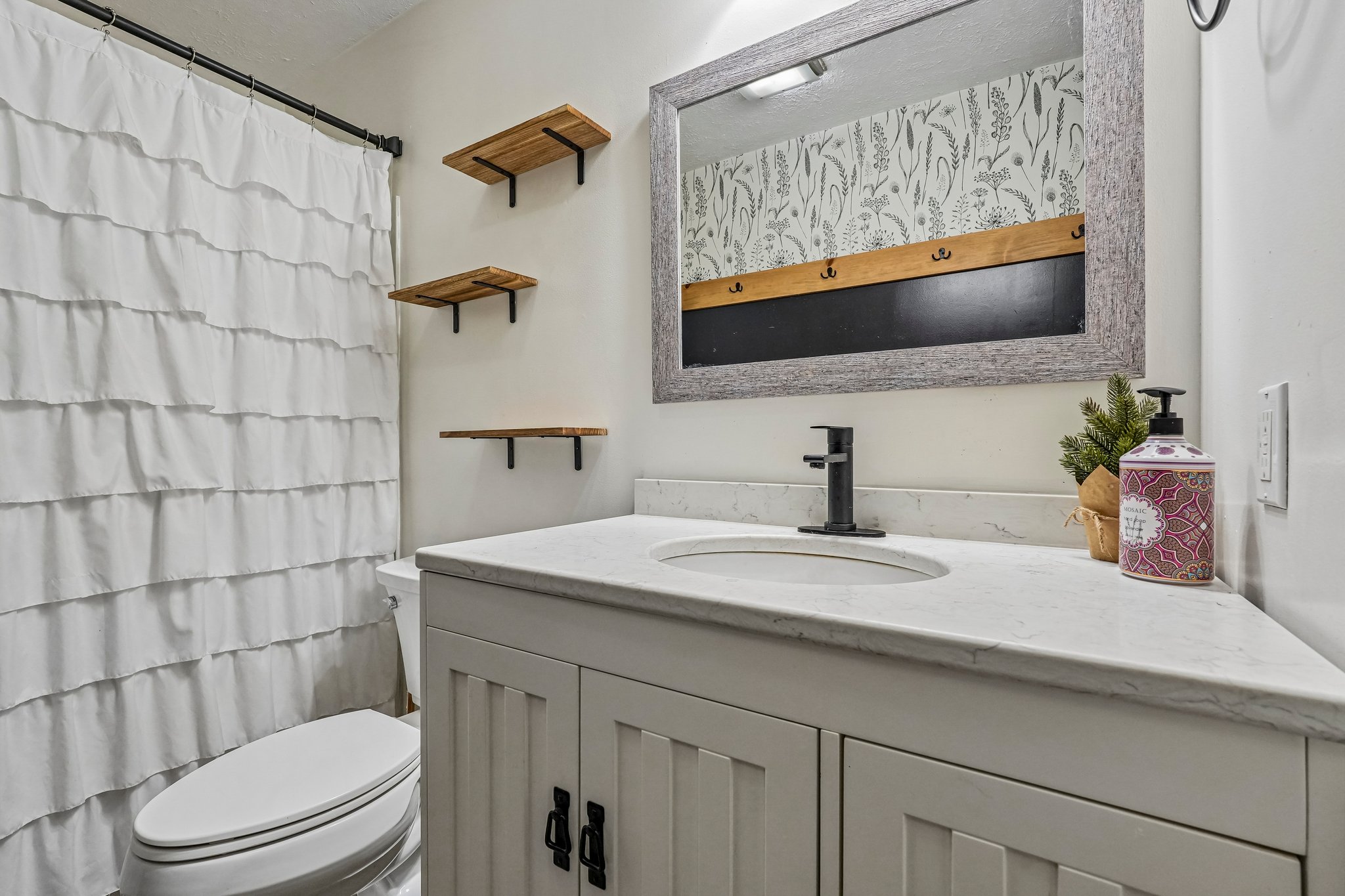 3910 Adams Dr-S2606-017.jpg
