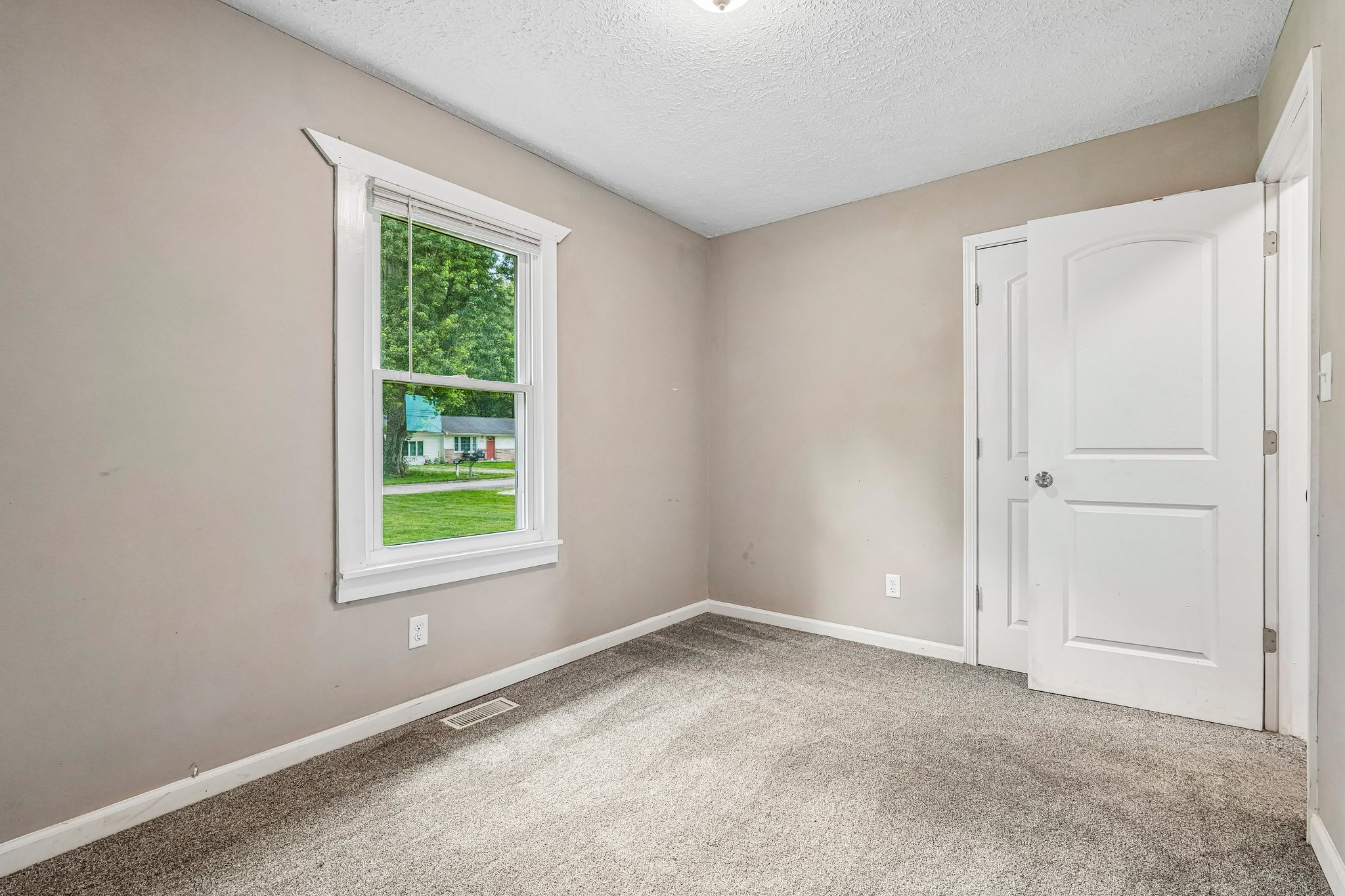3910 Adams Dr-S2606-030.jpg