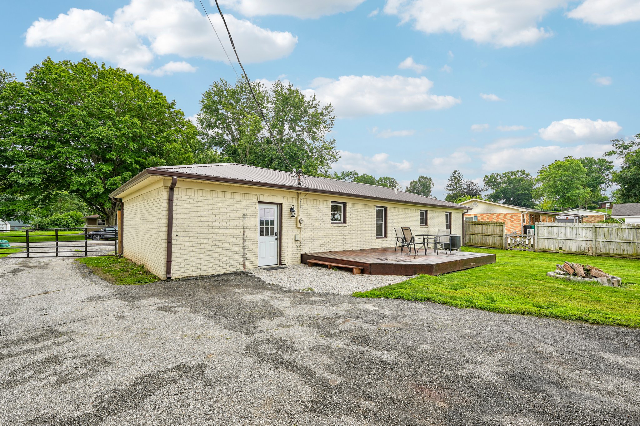 3910 Adams Dr-S2606-041.jpg