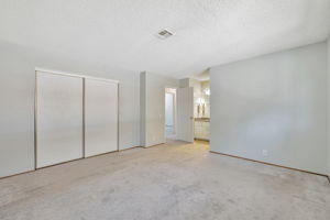 bedroom / Primary