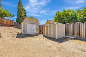 bkrd huge storage sheds