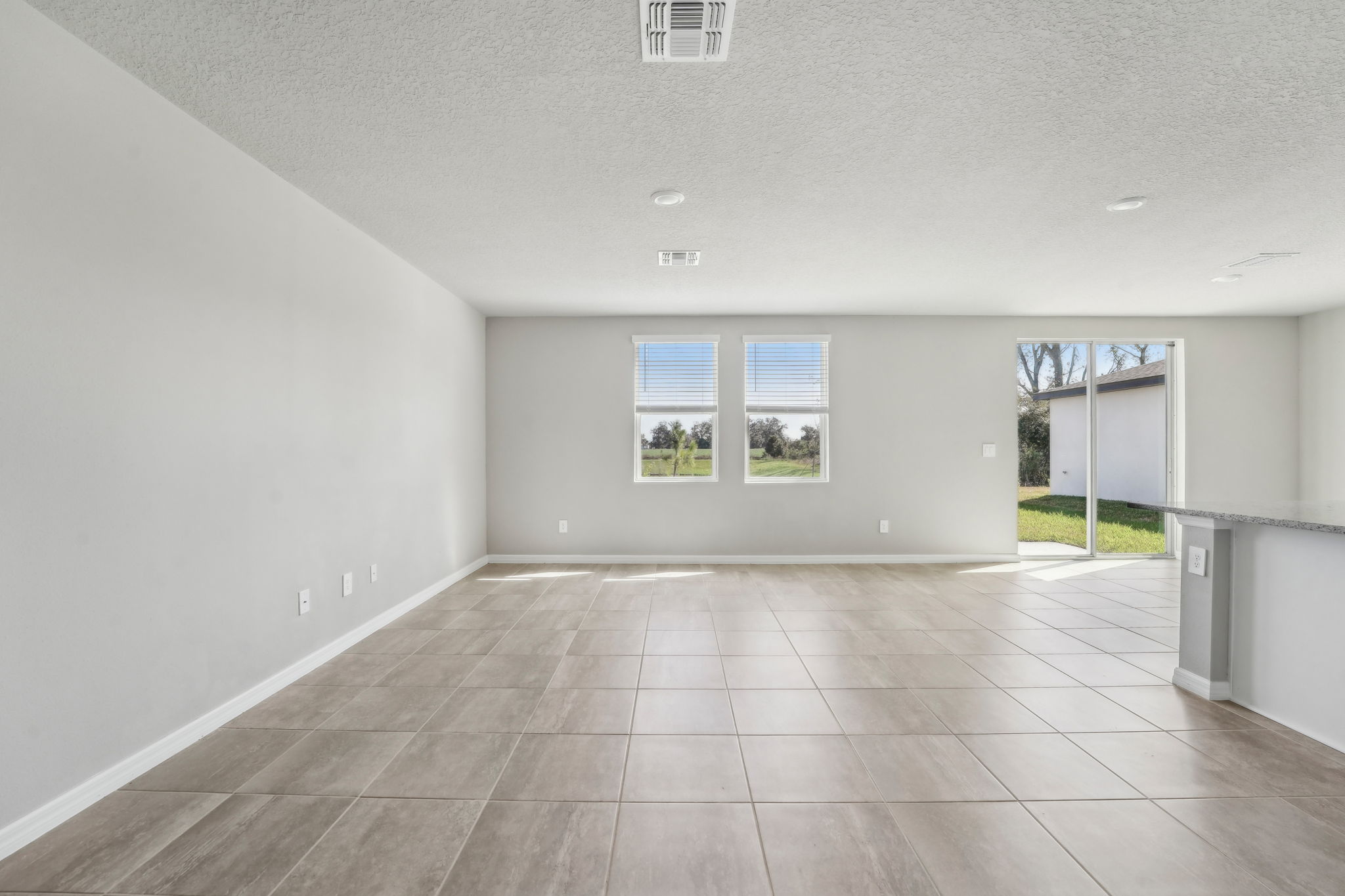 Tampa - Park East - 3910 Radiant Mountain Drive, Plant City FL 33565 -006