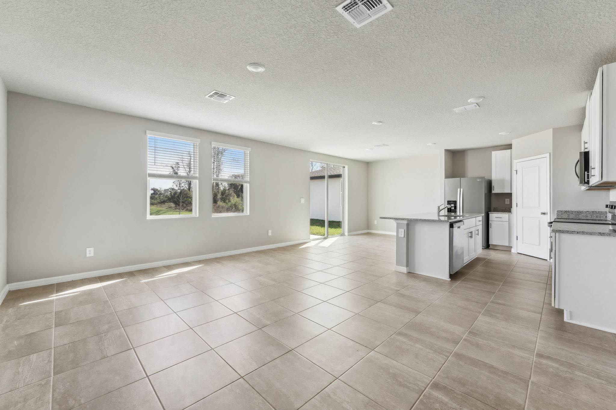Tampa - Park East - 3910 Radiant Mountain Drive, Plant City FL 33565 -007