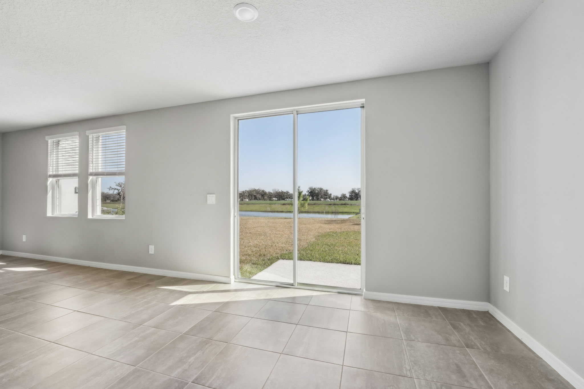 Tampa - Park East - 3910 Radiant Mountain Drive, Plant City FL 33565 -010