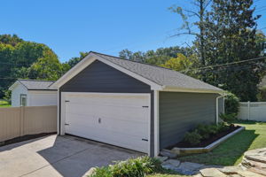 Detached Garage