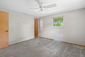 Photo 34