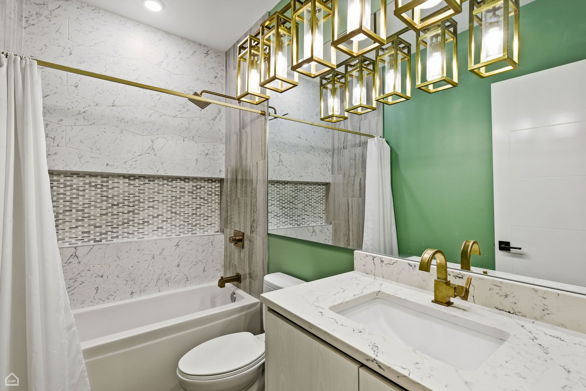 3914 S King Dr 1S - Biazar_CHP2026_021