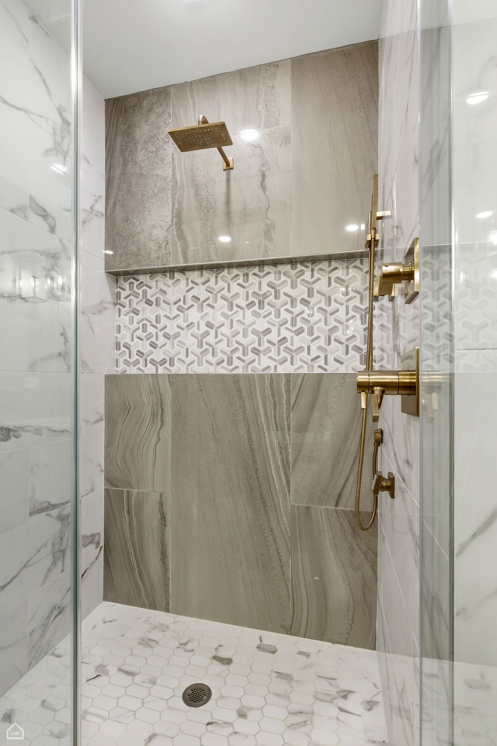 3914 S King Dr 1S - Biazar_CHP2026_031