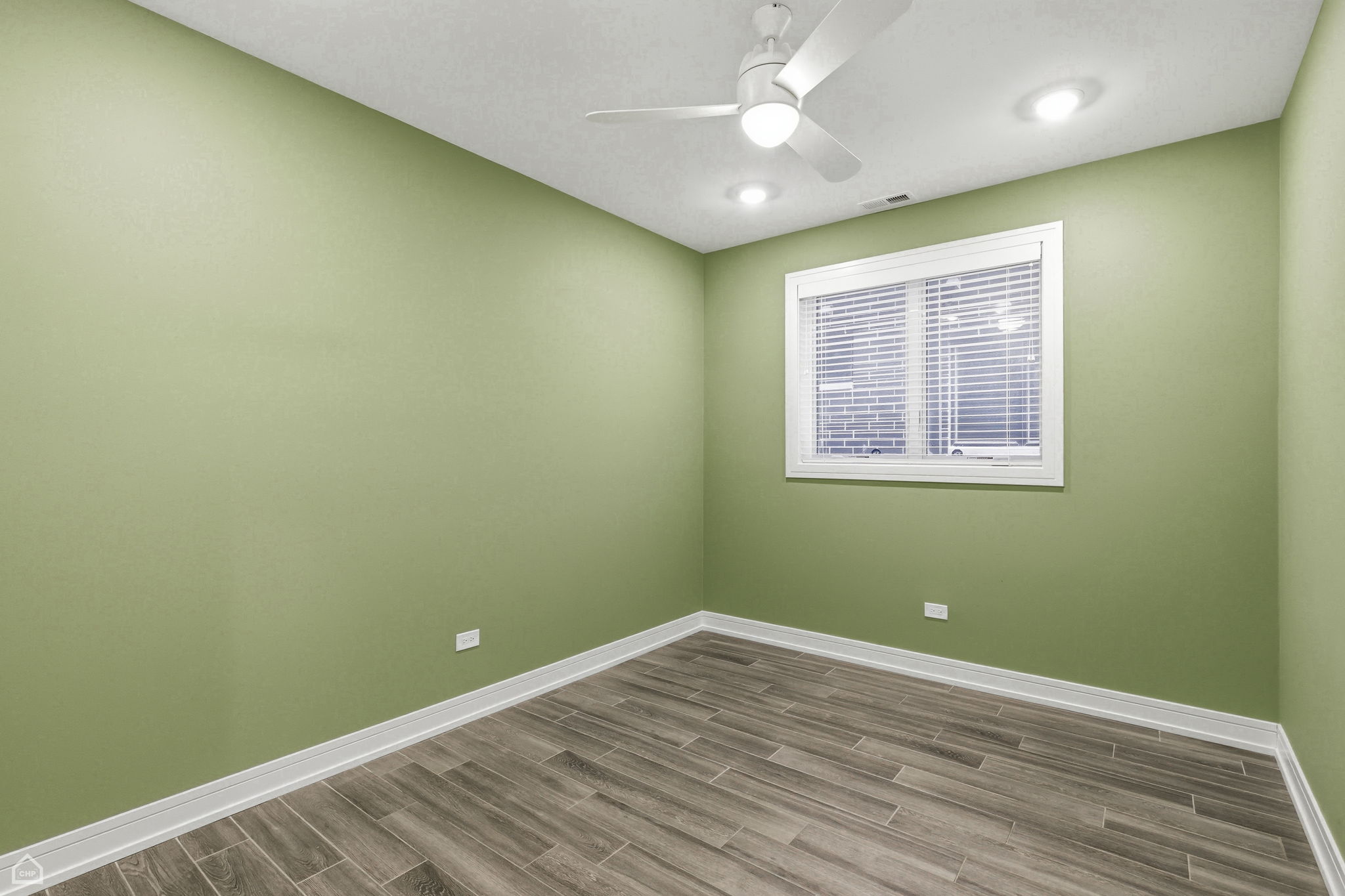 3914 S King Dr 1S - Biazar - Edits 1_CHP2026_006