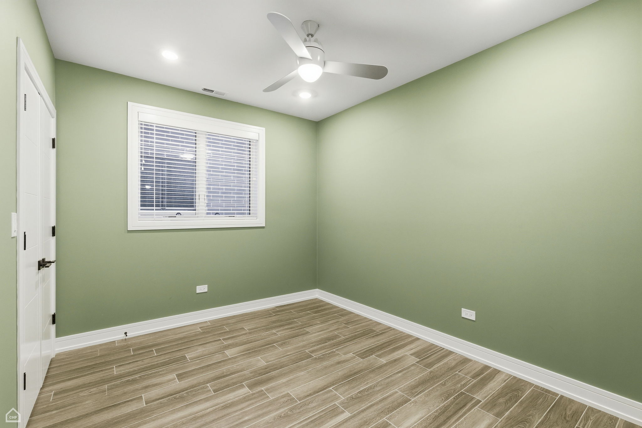 3914 S King Dr 1S - Biazar - Edits 1_CHP2026_009