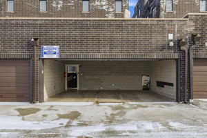 3914 S King Dr 1S - Biazar_CHP2026_004